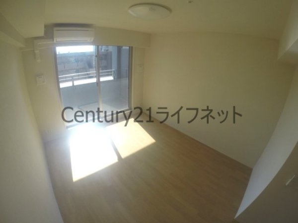 プラウドフラット新大阪(リビング)