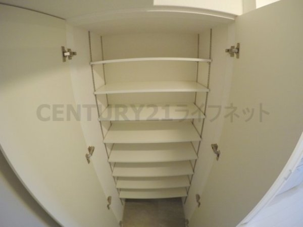 セレニテ江坂ルフレ(玄関)