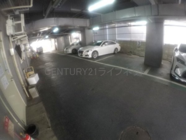フルーレ新大阪(駐車場)