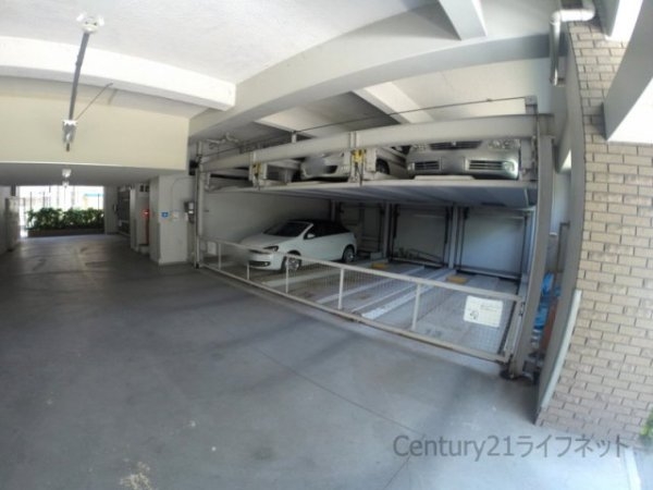 グランシャルマン新大阪(駐車場)