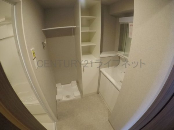 吹田市垂水町3丁目のマンション(洗面台・洗面所)