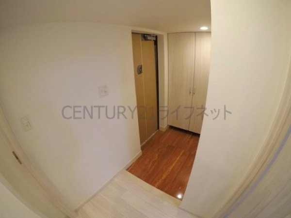 大阪市淀川区宮原1丁目のマンション(玄関)