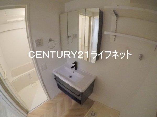 セレニテ江坂グランデ