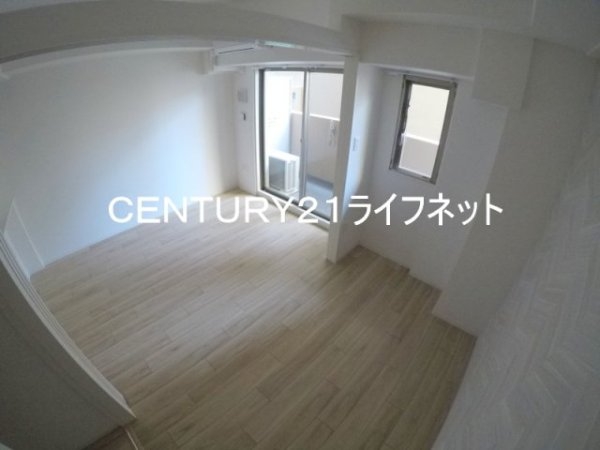 セレニテ江坂グランデ