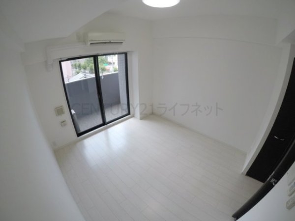 ダブルスタイル新大阪(リビング)