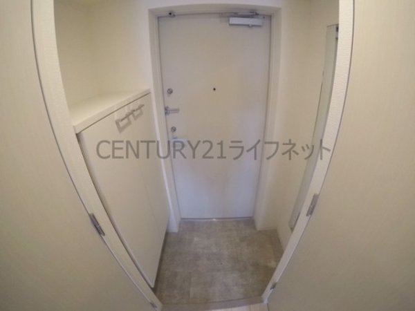 アドバンス江坂ラシュレ(玄関)