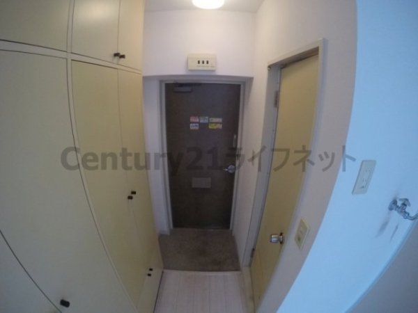 メゾン第5新大阪(玄関)