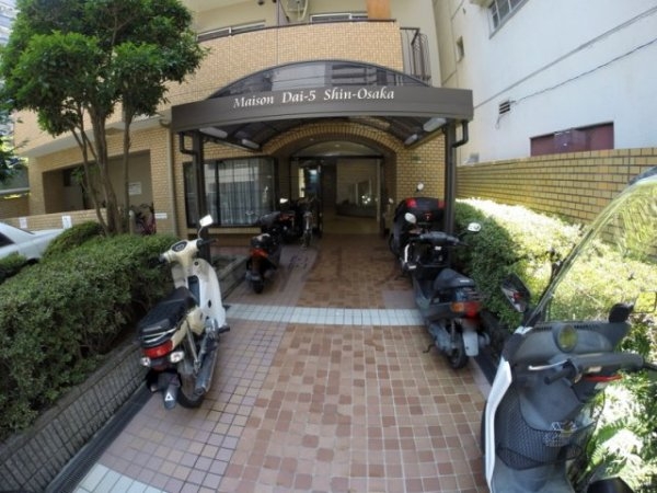 メゾン第5新大阪(エントランス)