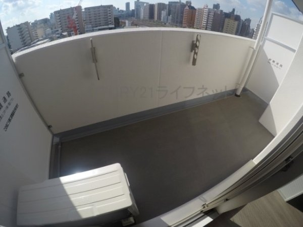 セレニテ新大阪プリエ(バルコニー)