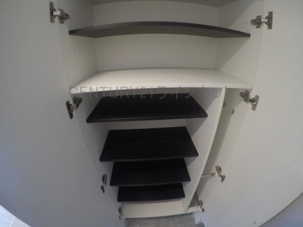 セレニテ新大阪プリエ(玄関)