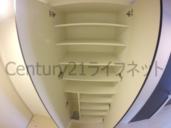 エステムコート新大阪10ザ・ゲート(玄関)