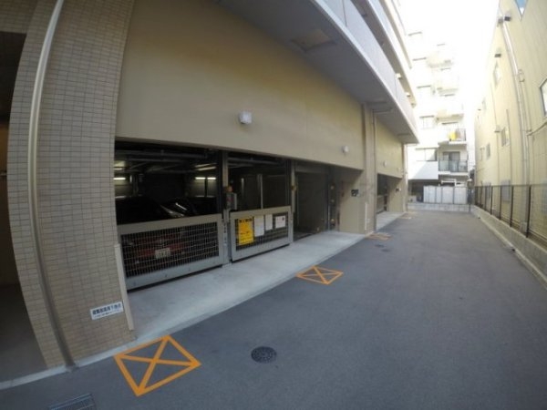エスレジデンス江坂アレグリア(駐車場)