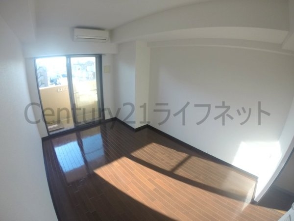 ロイヤルレジデンス新大阪(リビング)