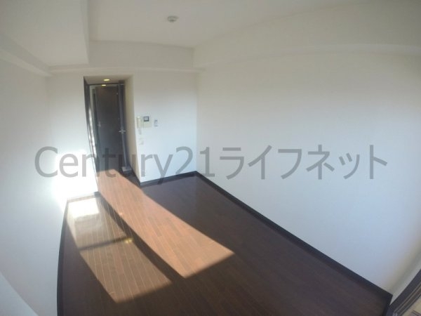 ロイヤルレジデンス新大阪(寝室)