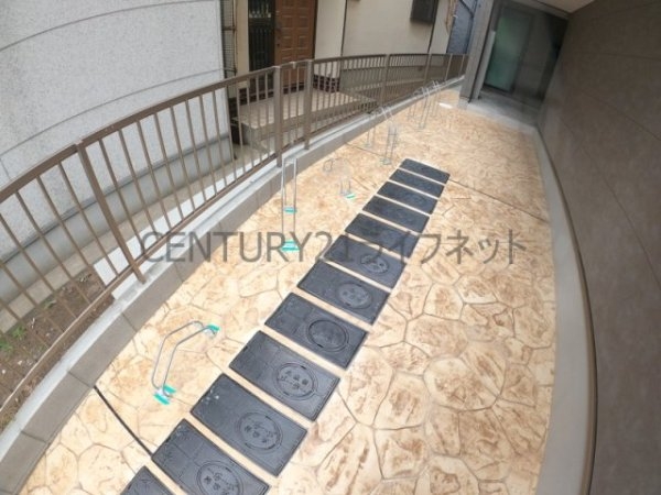 ラシャンス西中島南方(エントランス)