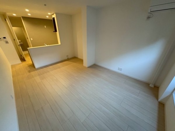 東三国5丁目貸家