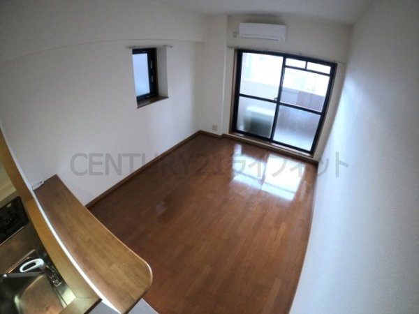 リーガル西天満(リビング)