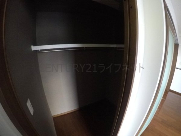 サンレムート江坂イースト(収納)