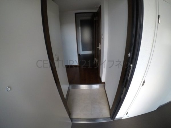 サンレムート江坂イースト(玄関)