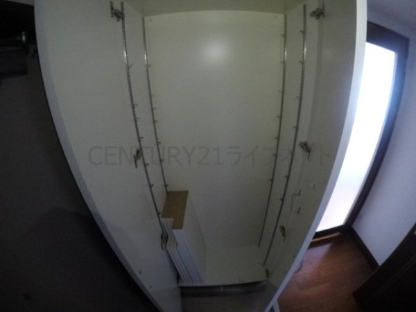 サンレムート江坂イースト(玄関)