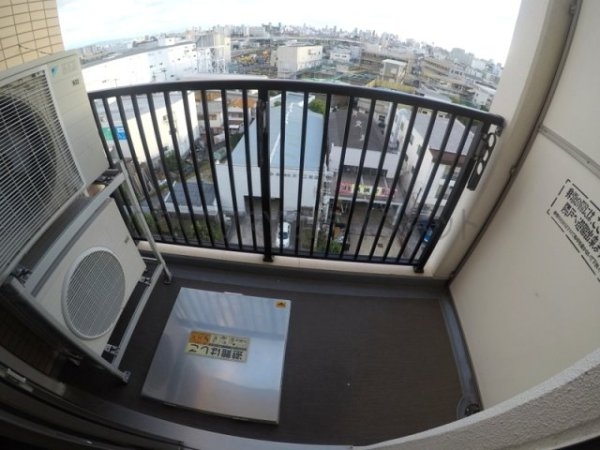 サンレムート江坂イースト(バルコニー)