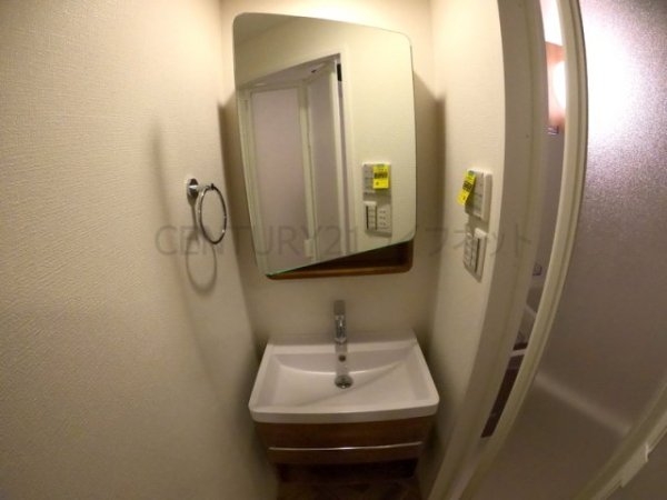 アドバンス江坂ラシュレ(洗面台・洗面所)