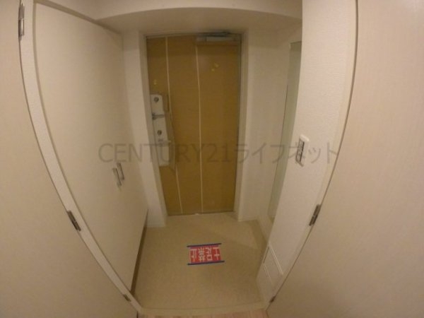 アドバンス江坂ラシュレ(玄関)