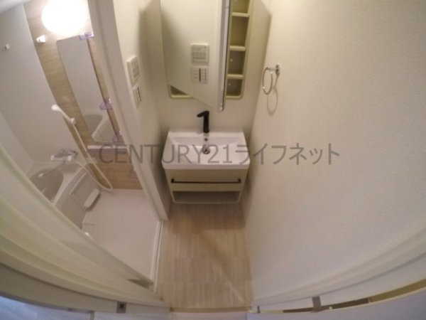 アドバンス江坂ラシュレ(洗面台・洗面所)