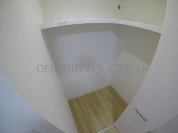 吹田市江坂町1丁目のマンション(収納)