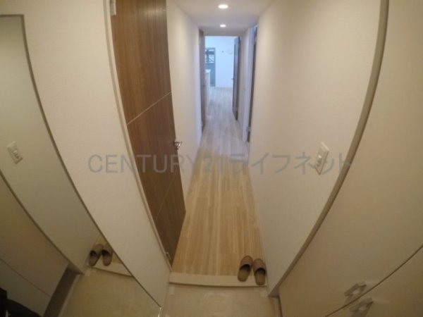 吹田市江坂町1丁目のマンション(玄関)