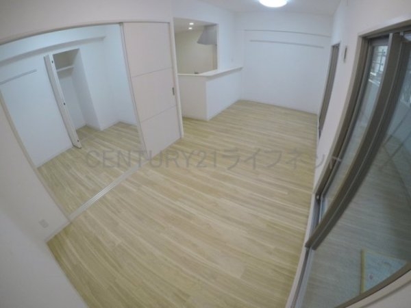 吹田市江坂町1丁目のマンション(リビング)
