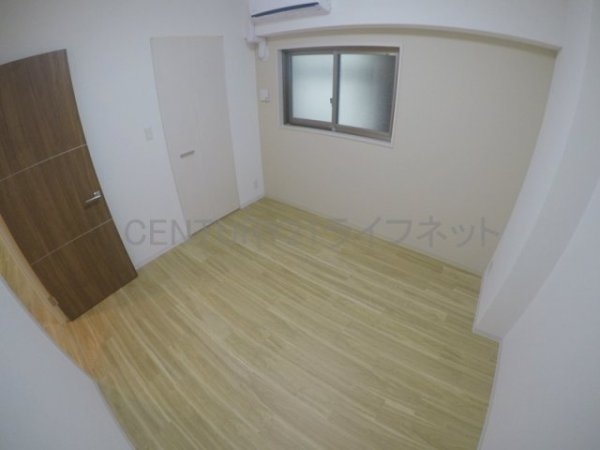 吹田市江坂町1丁目のマンション(洋室)