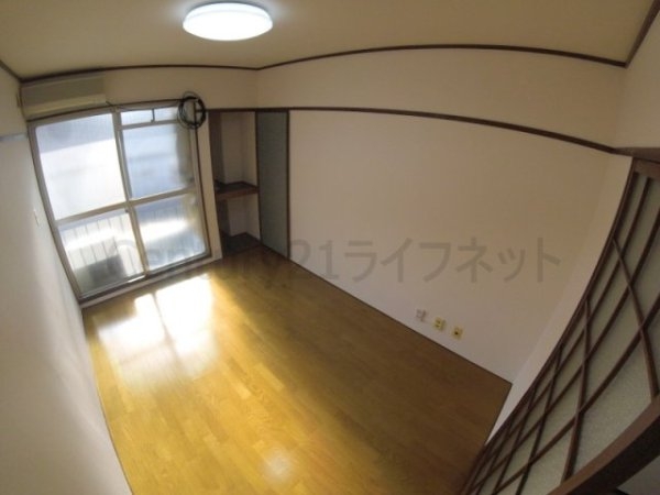 南森町ロイヤルハイツ