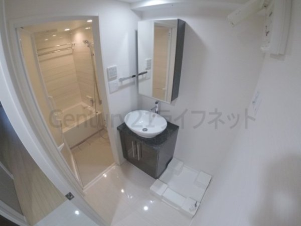 ファーストフィオーレ東梅田(洗面台・洗面所)
