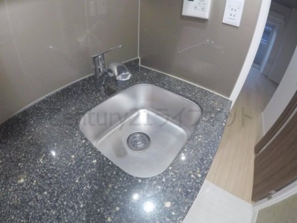 ファーストフィオーレ東梅田(キッチン)