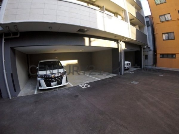 エスリード大阪梅田リュクス(駐車場)