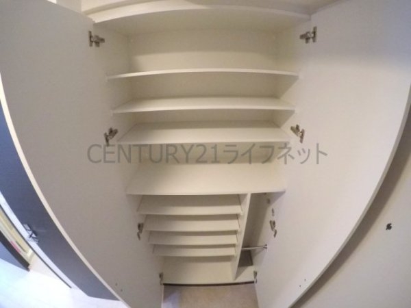 エステムコート新大阪15フロウ(玄関)