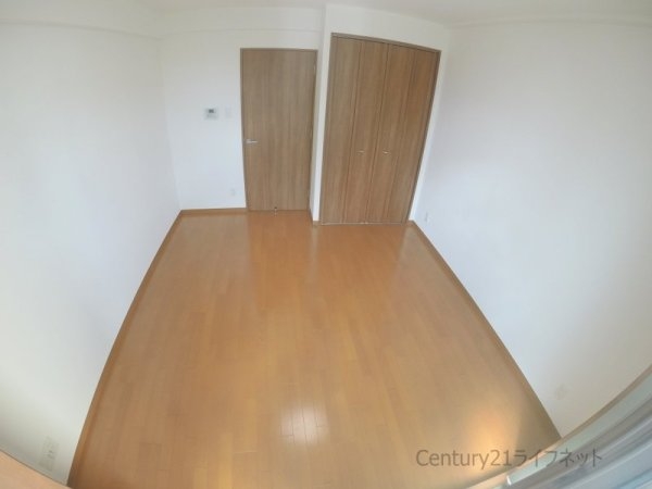 リバーヒルズ新大阪(寝室)