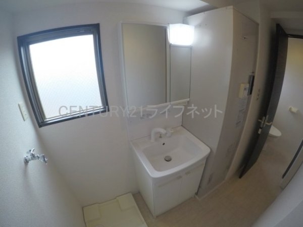 ラ・ヴィ江坂イースト(洗面台・洗面所)