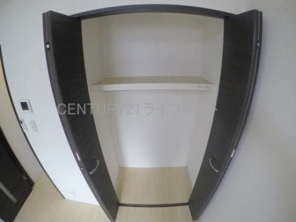 ラ・ヴィ江坂イースト(収納)