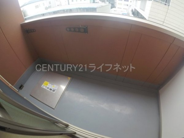 ラ・ヴィ江坂イースト(バルコニー)