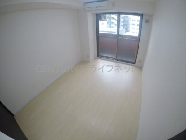 ラ・ヴィ江坂イースト