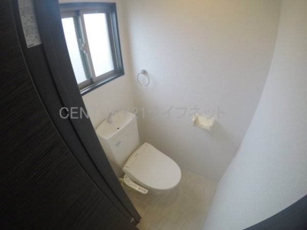 ラ・ヴィ江坂イースト(トイレ)