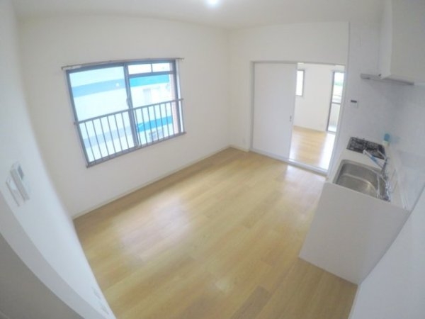 セゾン東之町(リビング)