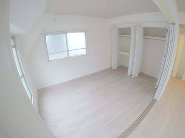 新大阪エルセーヌ五月(寝室)