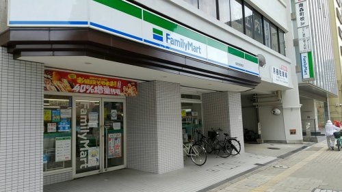エスキュート梅田東(ファミリーマート南森町駅南店)
