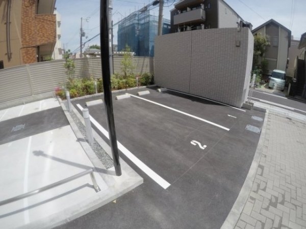 アルティザ緑地公園(駐車場)