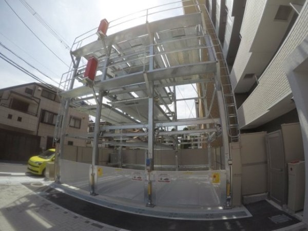 アルティザ緑地公園(駐車場)