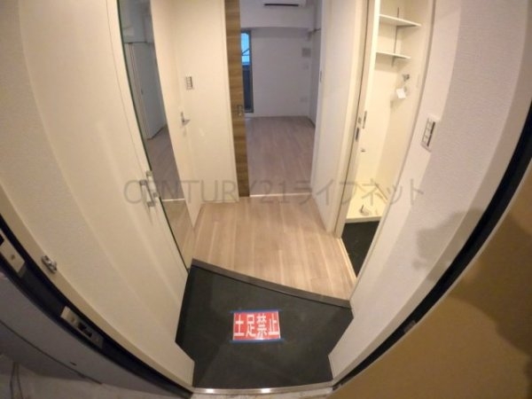 アドバンス江坂ラシュレ(玄関)