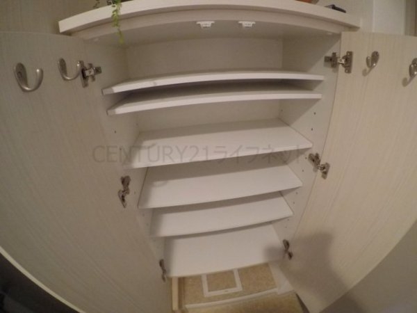 セレニテ江坂四番館(玄関)